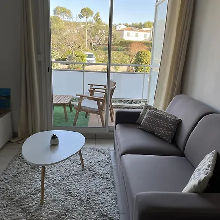 Lumineux Climatise Avec Terrasse La Ciotat
