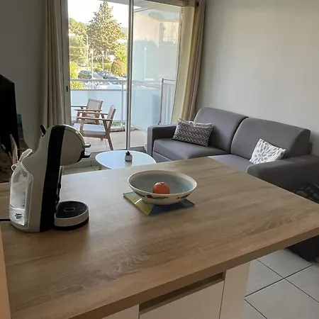 Apartment Lumineux Climatise Avec Terrasse La Ciotat